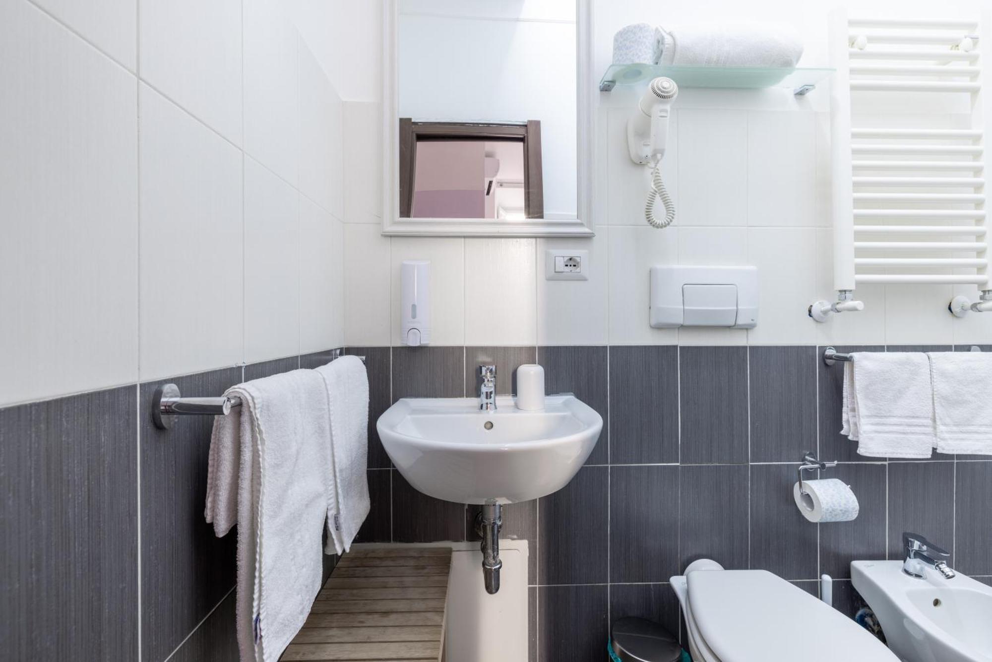 ローマ Domus Castroni Scipioni Bed & Breakfast エクステリア 写真